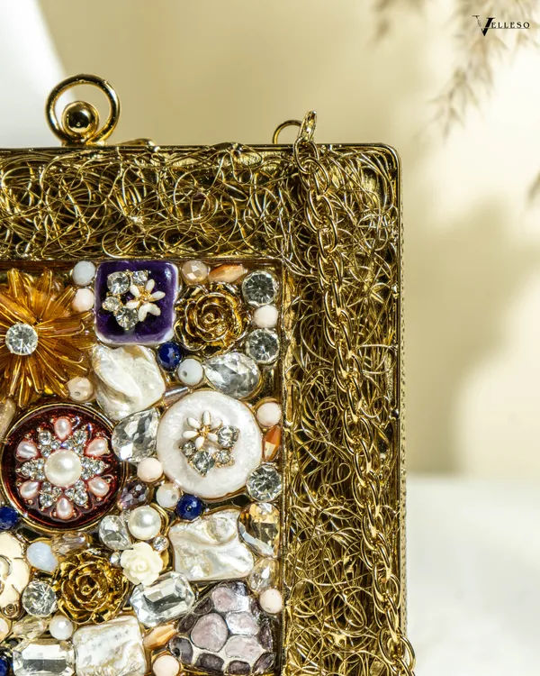 Veloura_Vintage_Vault